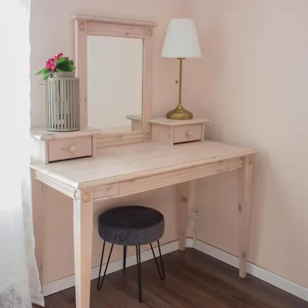Broadway B3 Apartment