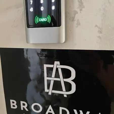 アパート Broadway B3